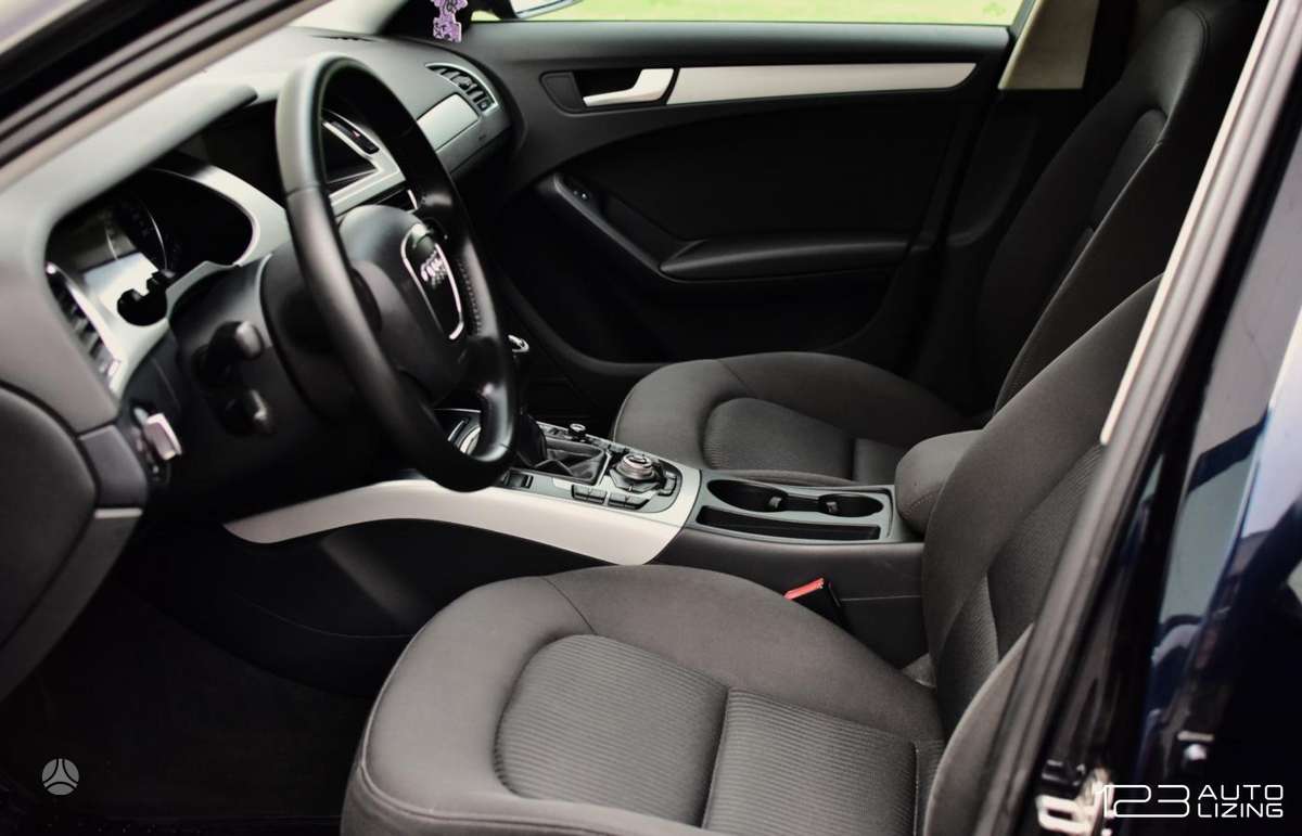 Audi A4 2010 — photo 11