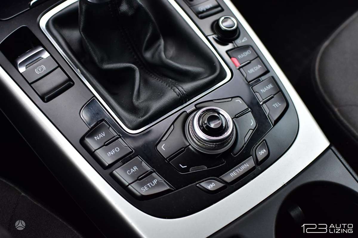 Audi A4 2010 — photo 14
