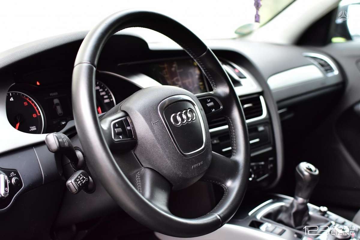 Audi A4 2010 — photo 20