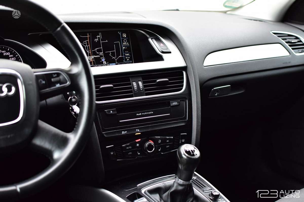 Audi A4 2010 — photo 23