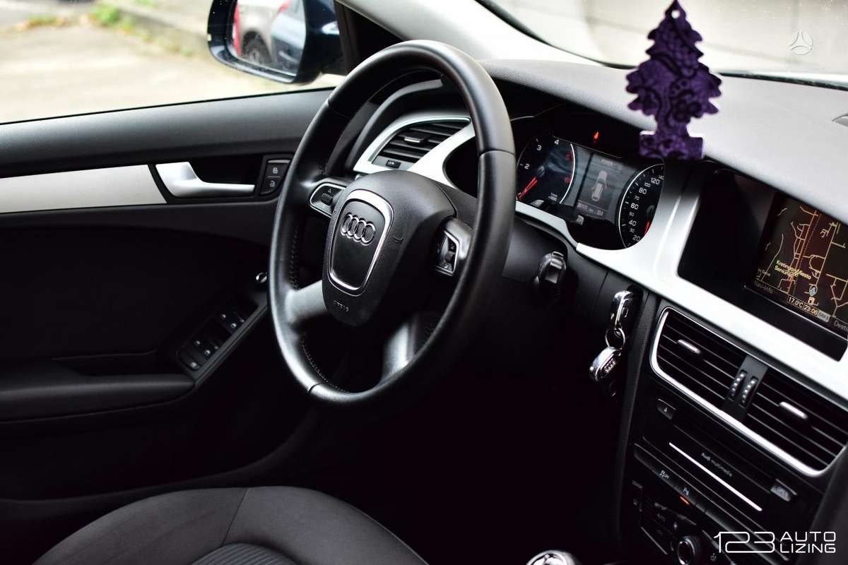 Audi A4 2010 — photo 24
