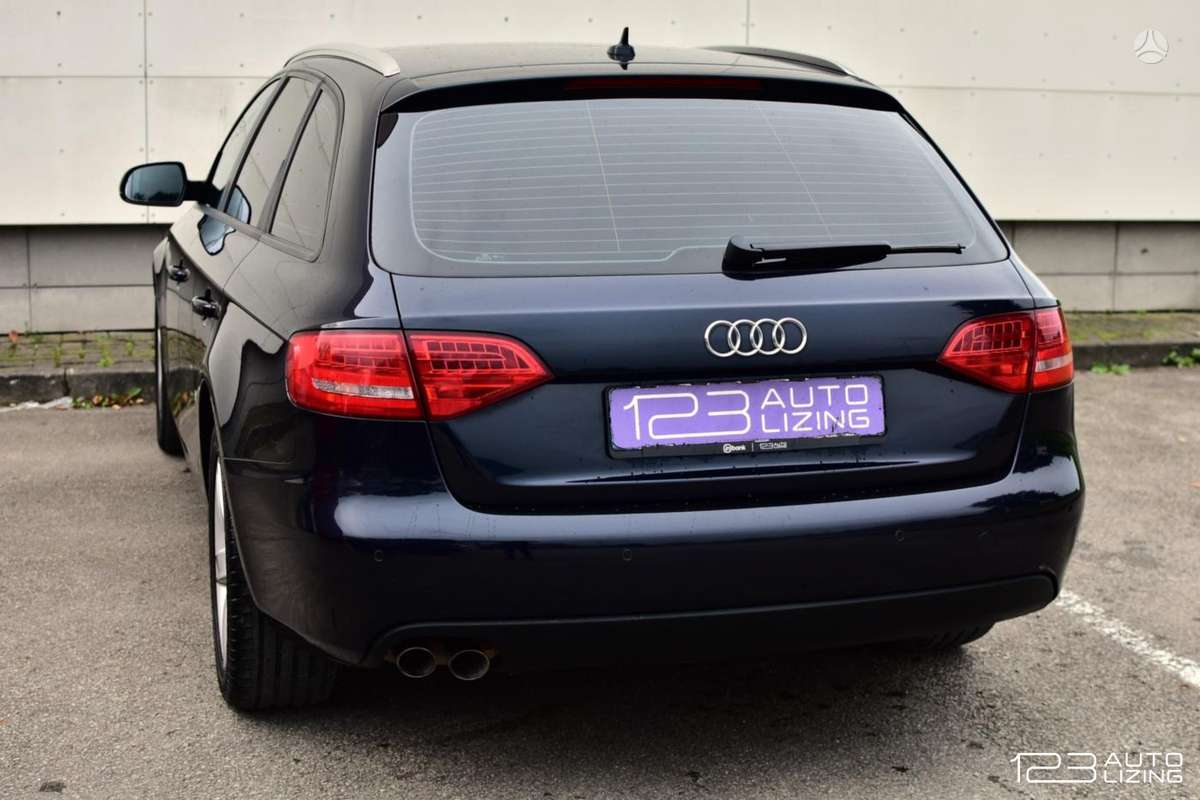 Audi A4 2010 — photo 8