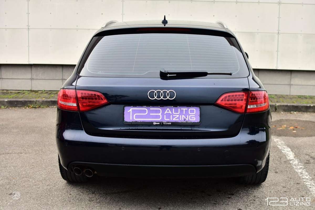 Audi A4 2010 — photo 9