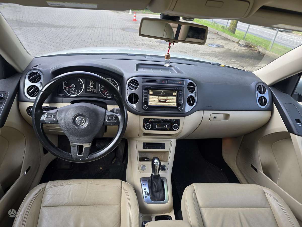 Volkswagen Tiguan 2012 — photo 10