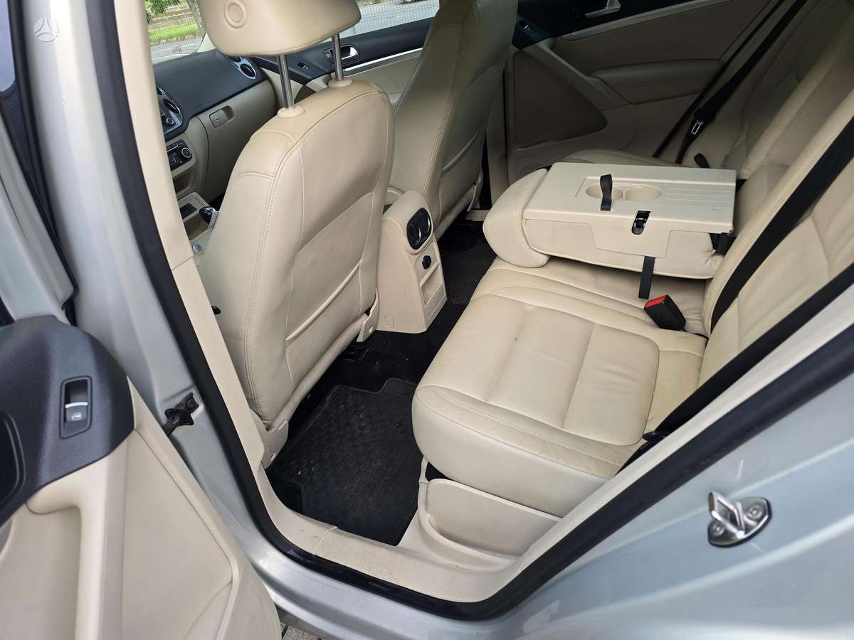 Volkswagen Tiguan 2012 — photo 11