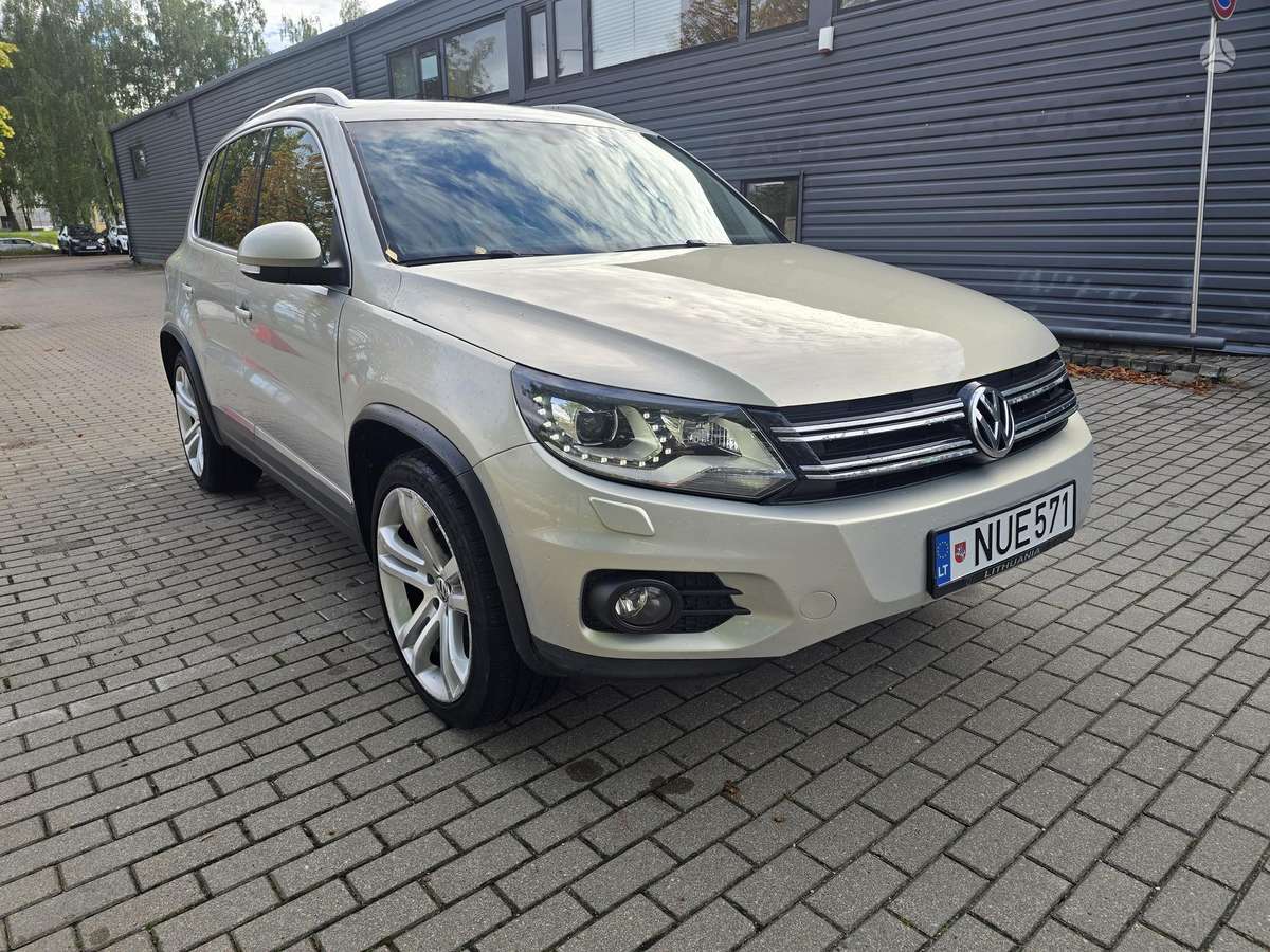 Volkswagen Tiguan 2012 — interior
