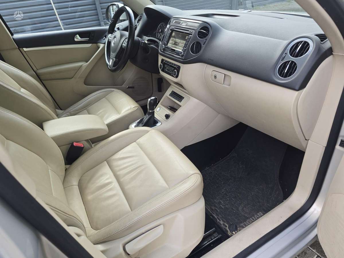 Volkswagen Tiguan 2012 — photo 8