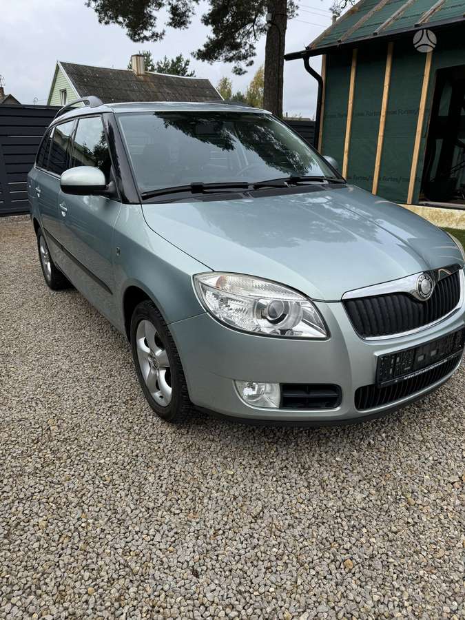 Skoda Fabia 2009 — engine 1896 cm³, 105 HP (77kW)