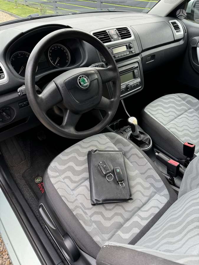 Skoda Fabia 2009 — photo 8