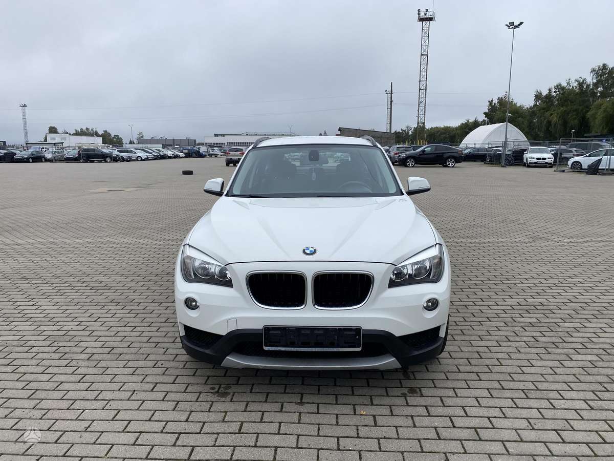 BMW X1 2013 — вигляд ззаду