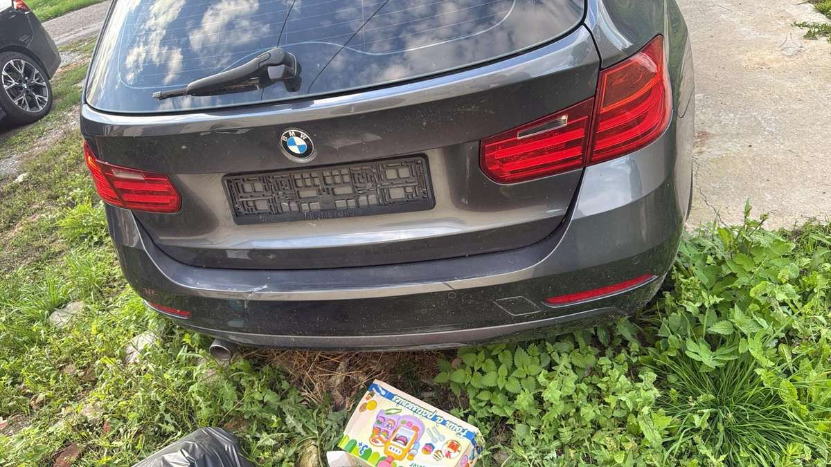 BMW 320 2013 — interior
