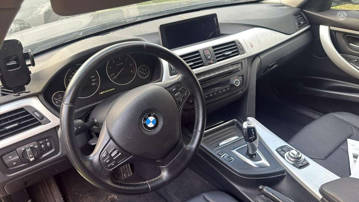 BMW 320 2013 — engine 116 HP (85kW)