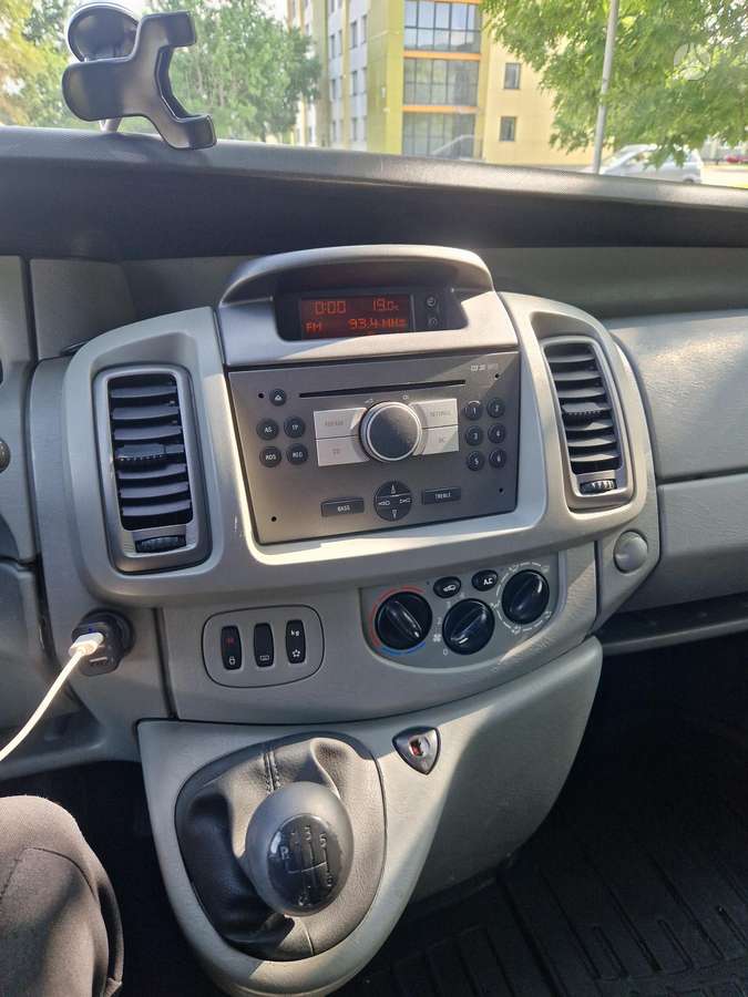 Opel Vivaro 2008 — photo 11