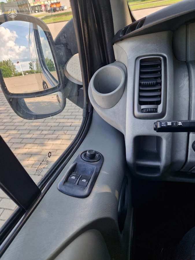 Opel Vivaro 2008 — photo 12