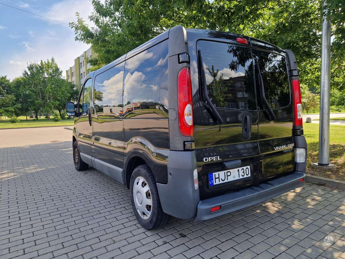 Opel Vivaro 2008 — interior