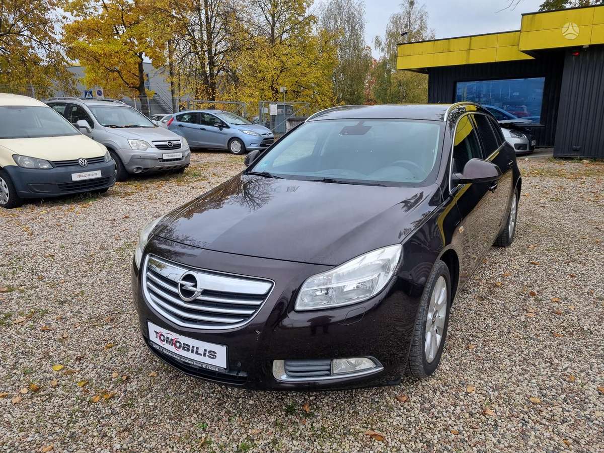 Opel Insignia 2011 — двигун 2000 cm³, 165 HP (121kW)