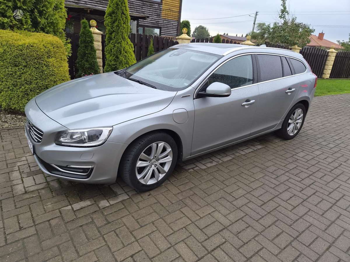 Volvo V60 2013 — rear view