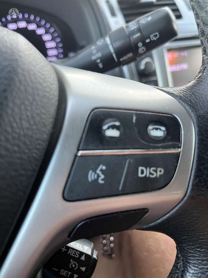 Toyota Avensis 2012 — photo 12