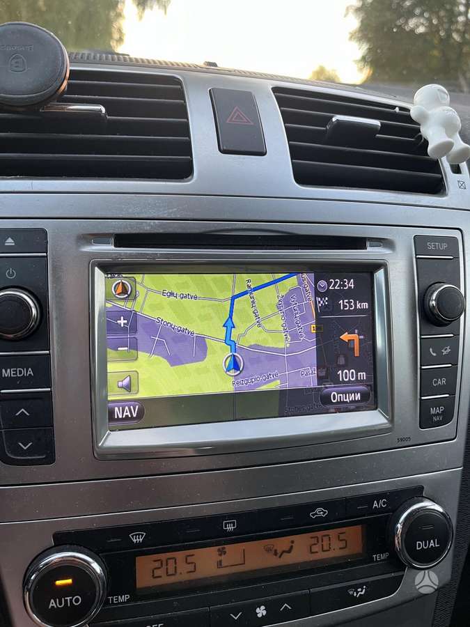 Toyota Avensis 2012 — photo 15