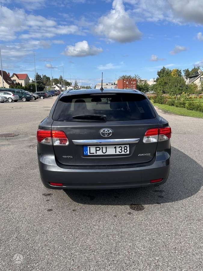 Toyota Avensis 2012 — photo 5