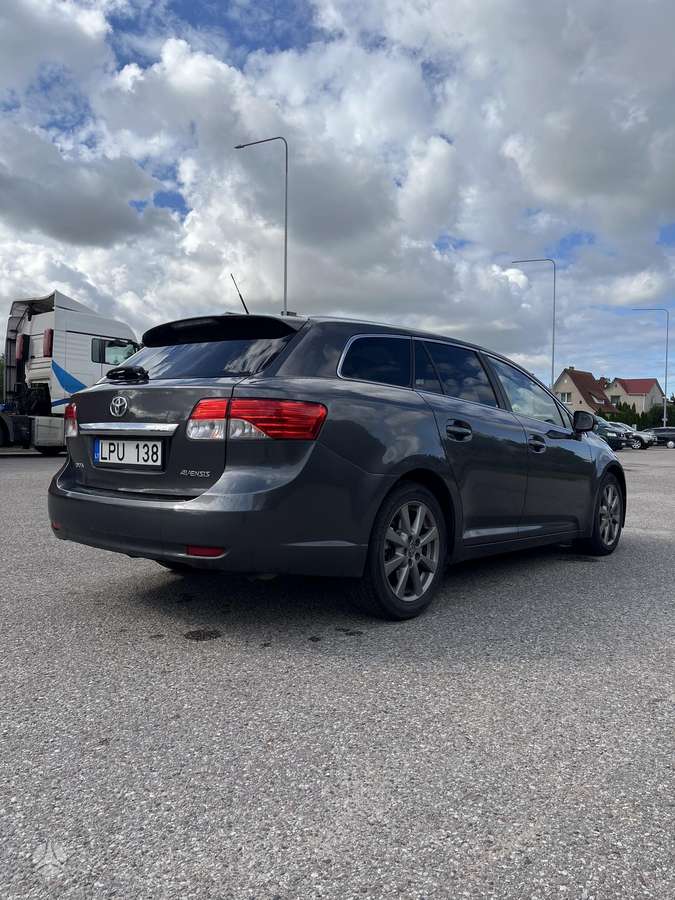 Toyota Avensis 2012 — photo 8