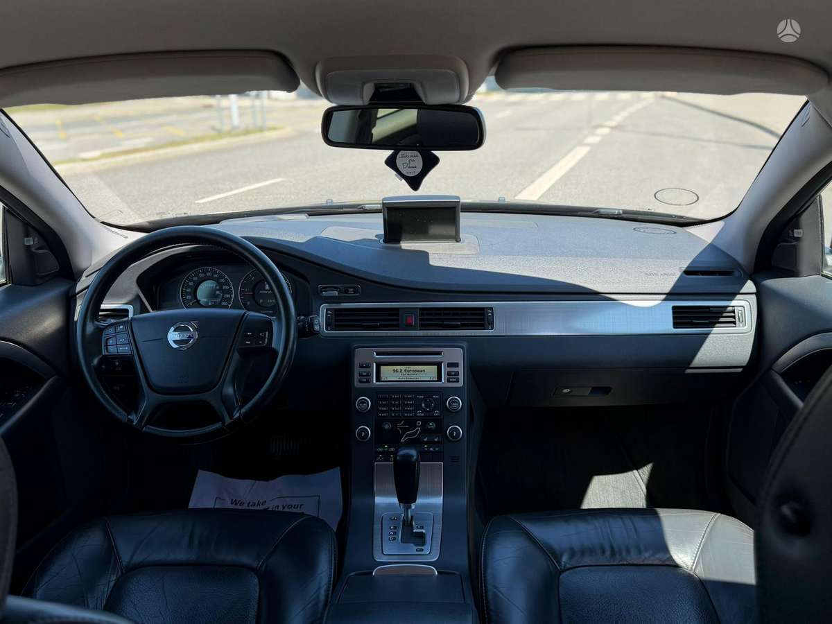 Volvo XC70 2010 — photo 12