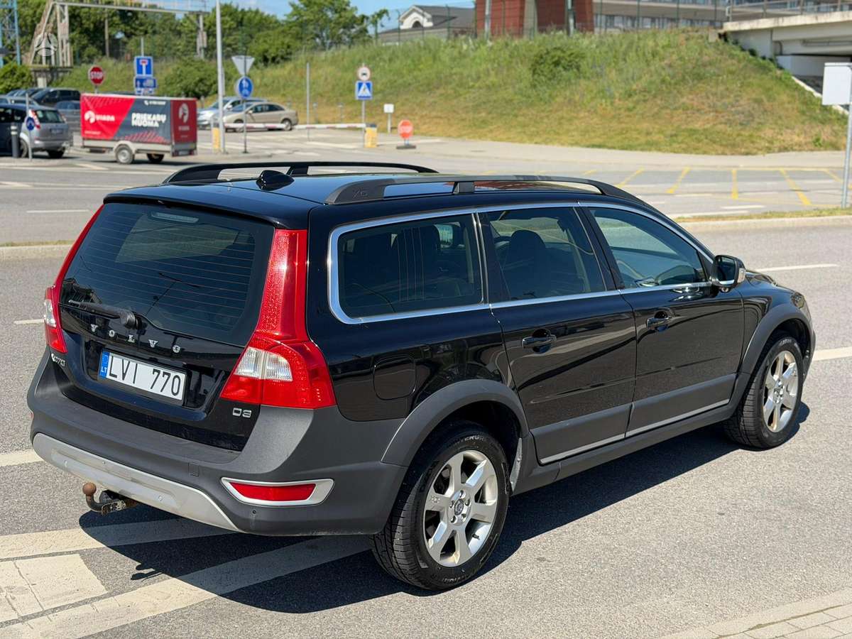 Volvo XC70 2010 — photo 8