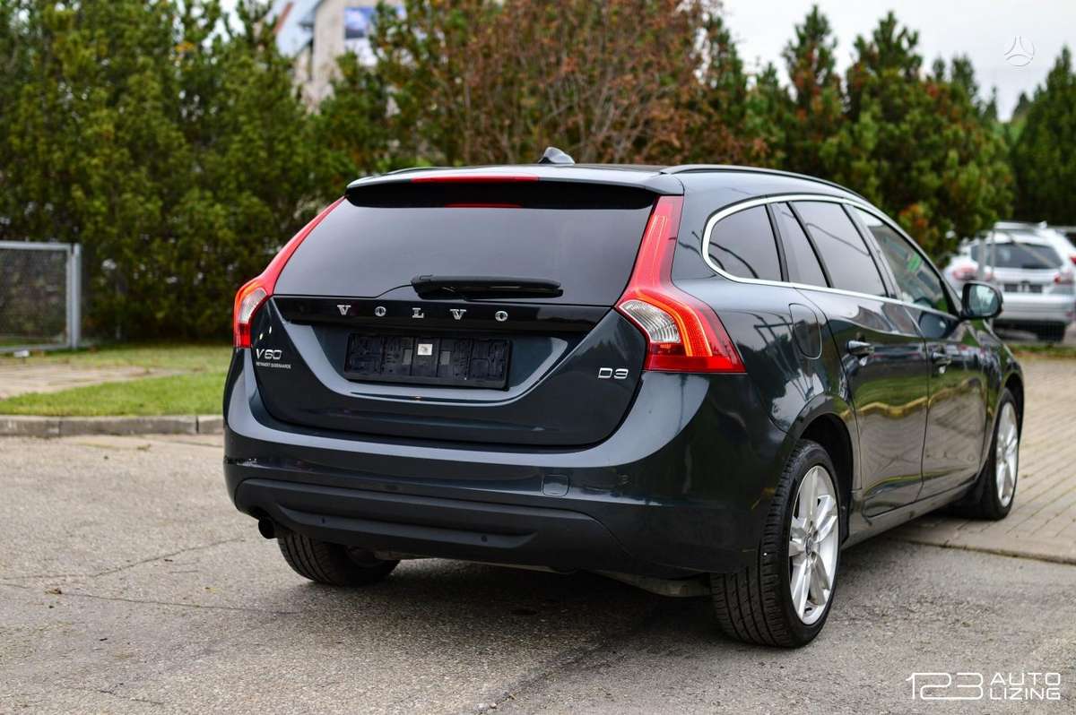 Volvo V60 2012 — двигун 2000 cm³, 163 HP (120kW)