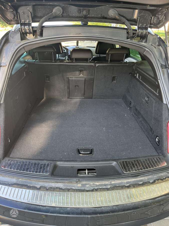 Opel Insignia 2011 — photo 10