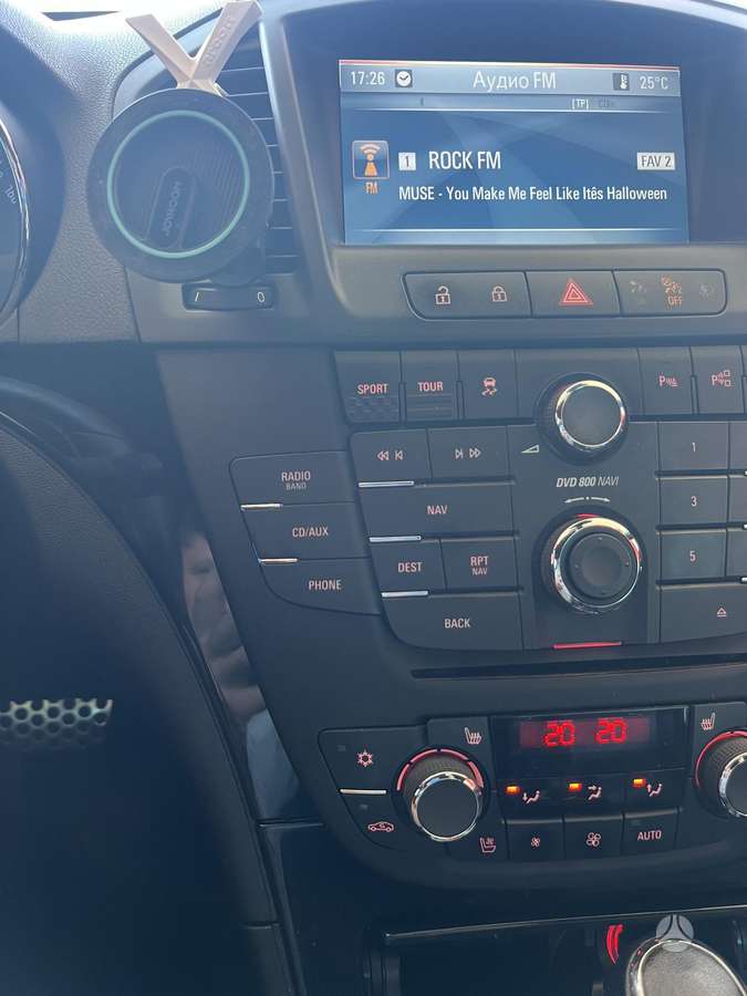 Opel Insignia 2011 — photo 14