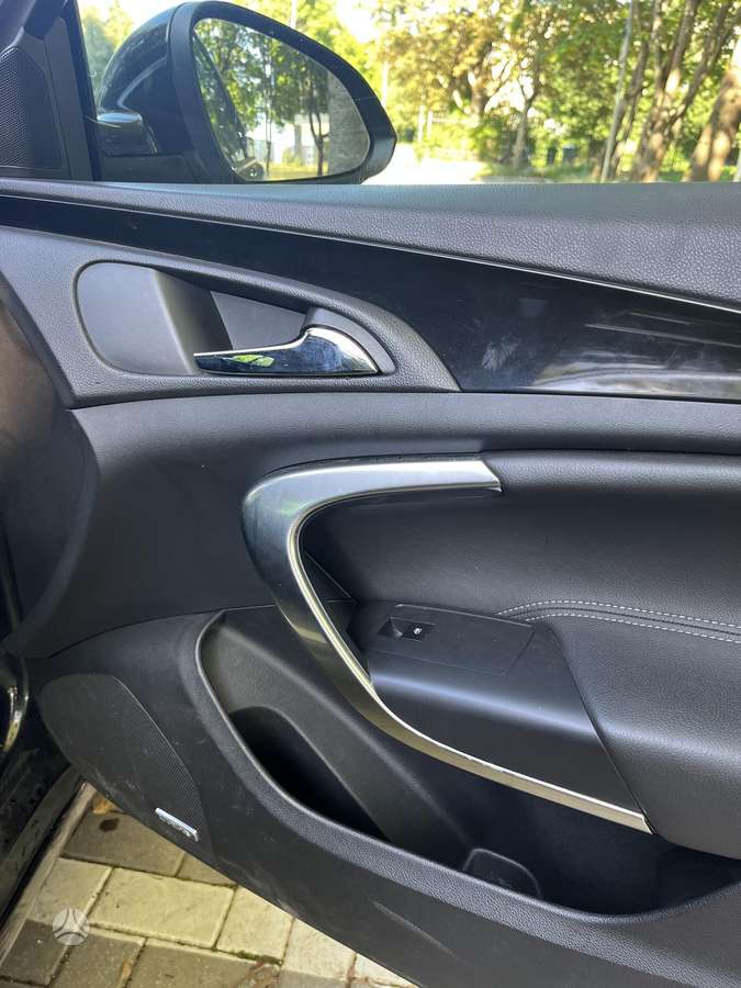 Opel Insignia 2011 — photo 20