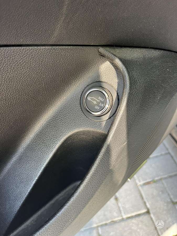 Opel Insignia 2011 — photo 23