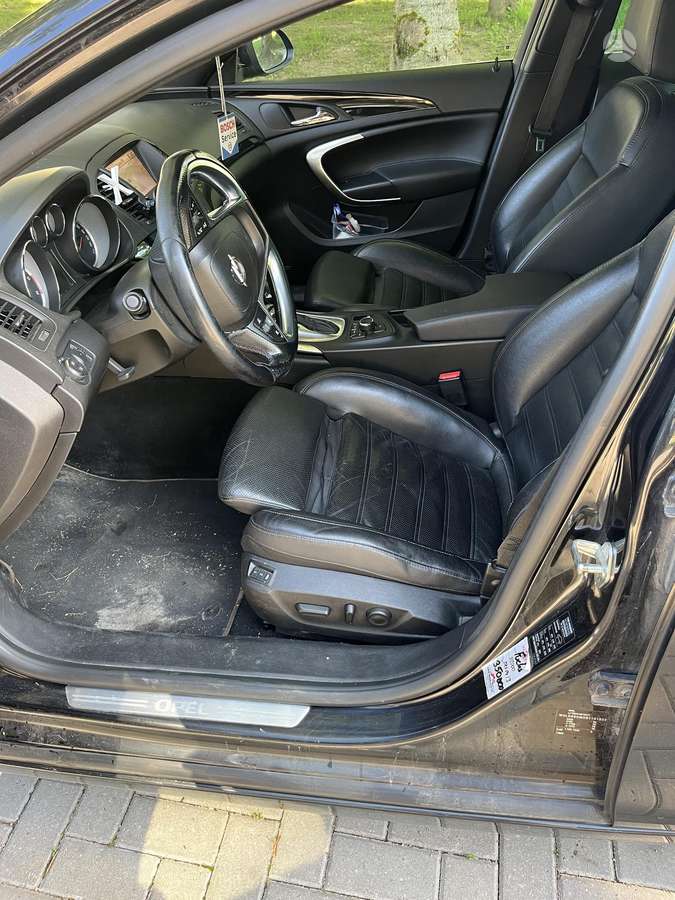 Opel Insignia 2011 — photo 24