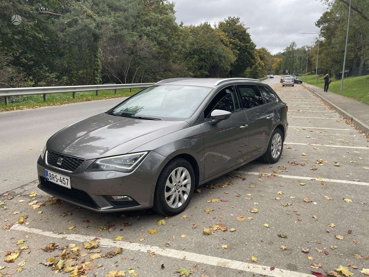 Seat Leon 2014 — rear view