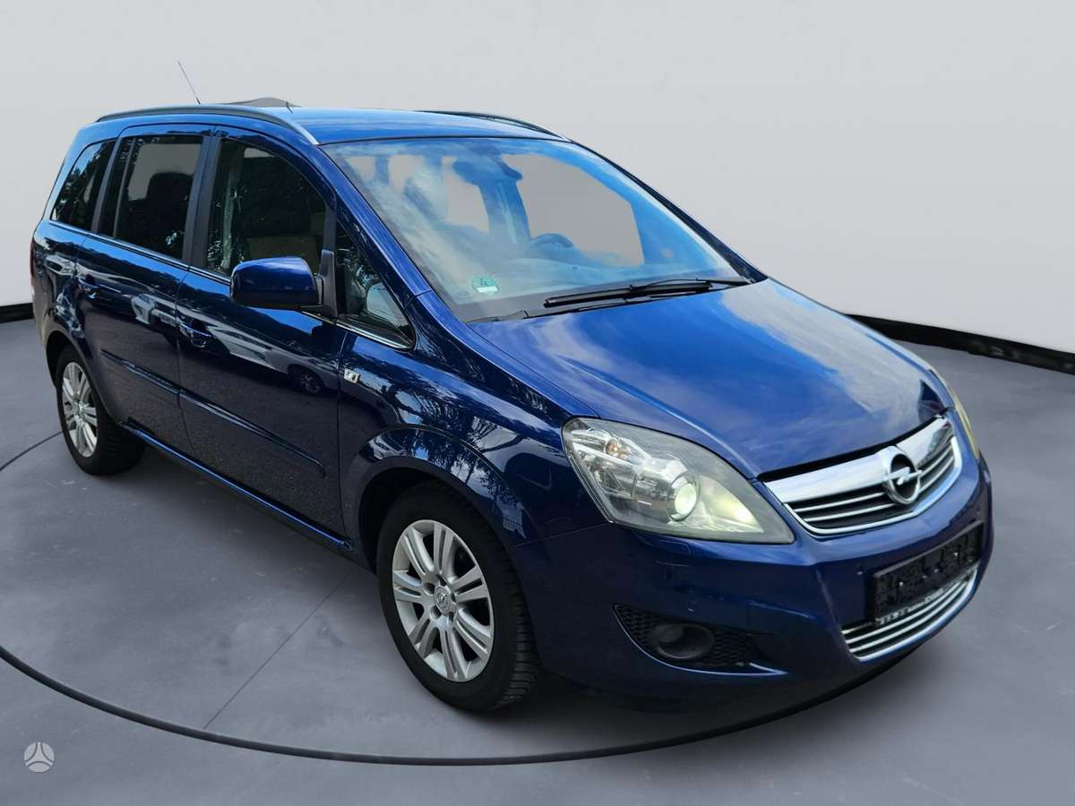 Opel Zafira 2010 — салон