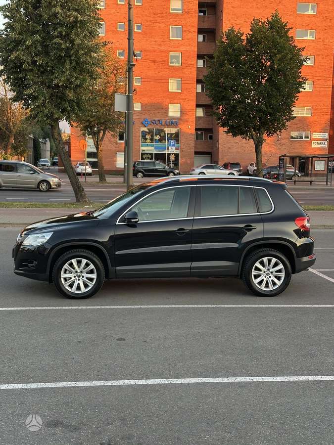 Volkswagen Tiguan 2007 — rear view