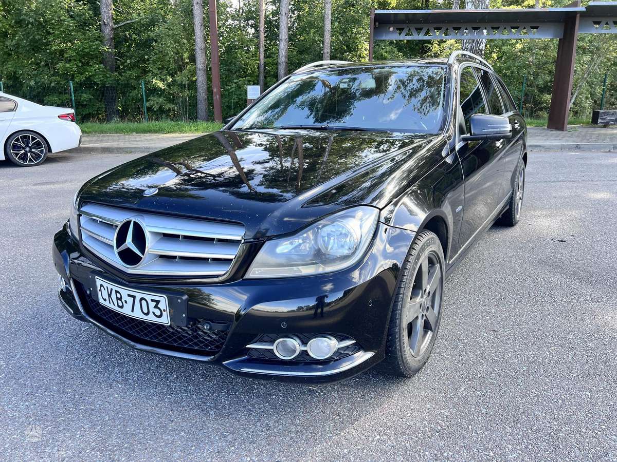 Mercedes-Benz C200, 2011