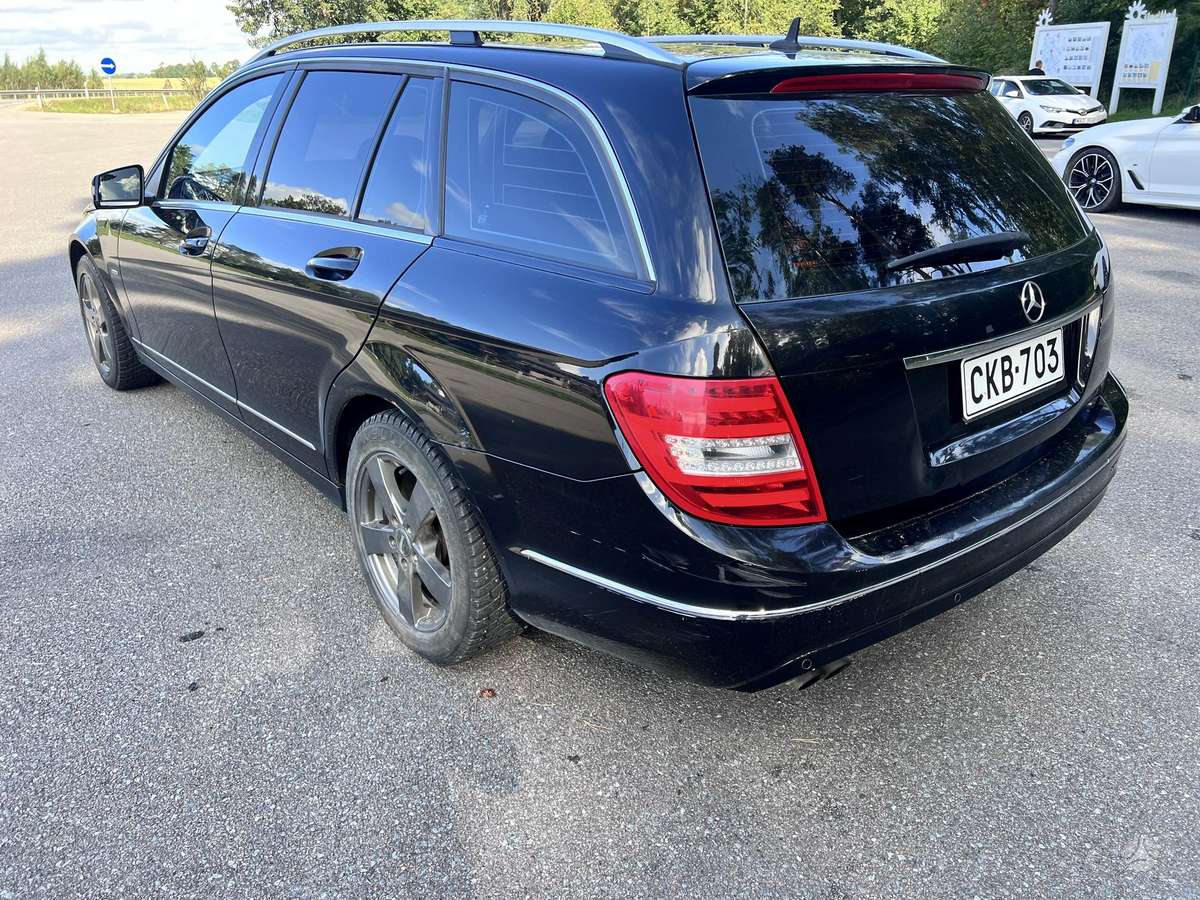 Mercedes-Benz C200 2011 — engine 2143 cm³, 136 HP (100kW)