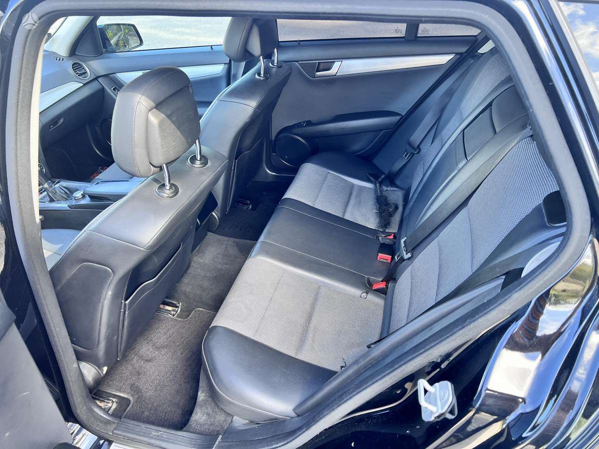Mercedes-Benz C200 2011 — photo 6
