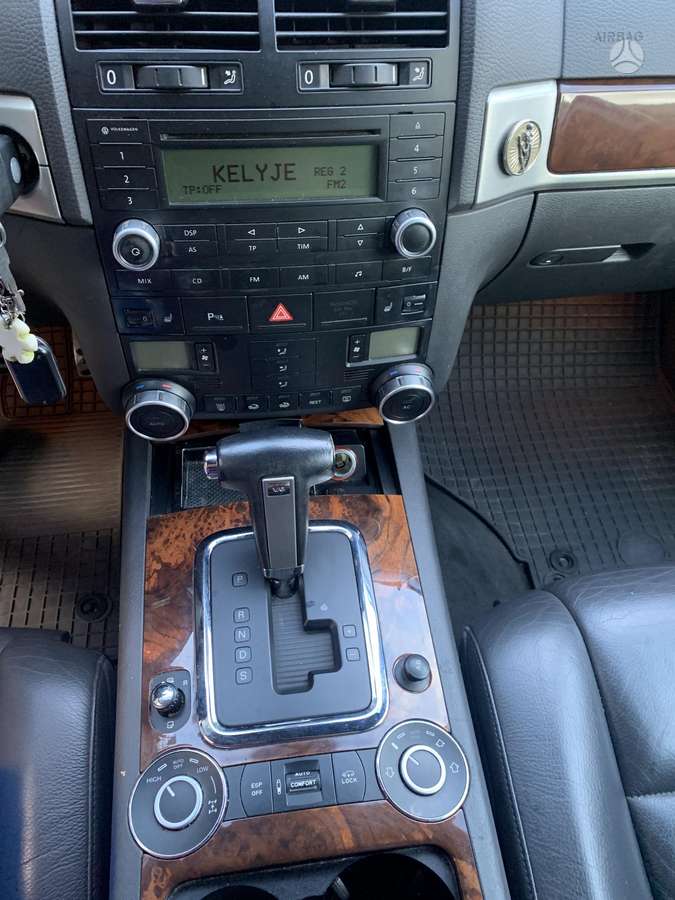 Volkswagen Touareg 2007 — photo 8