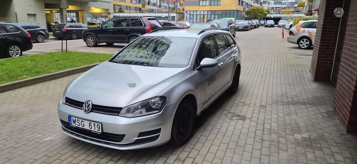 Volkswagen Golf 2013 — rear view