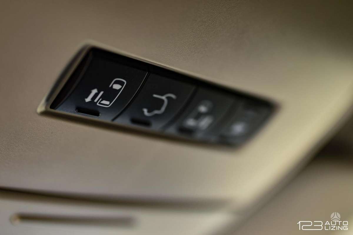 Lancia Voyager 2012 — фото 29
