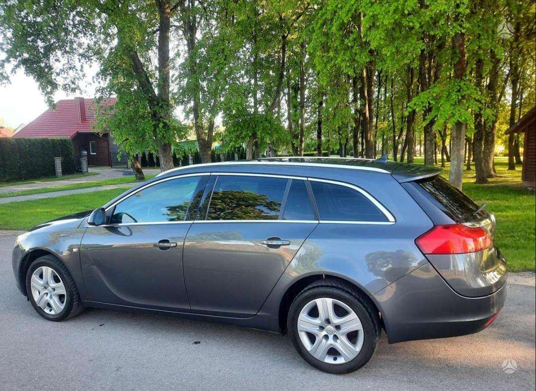Opel Insignia 2009 — photo 11