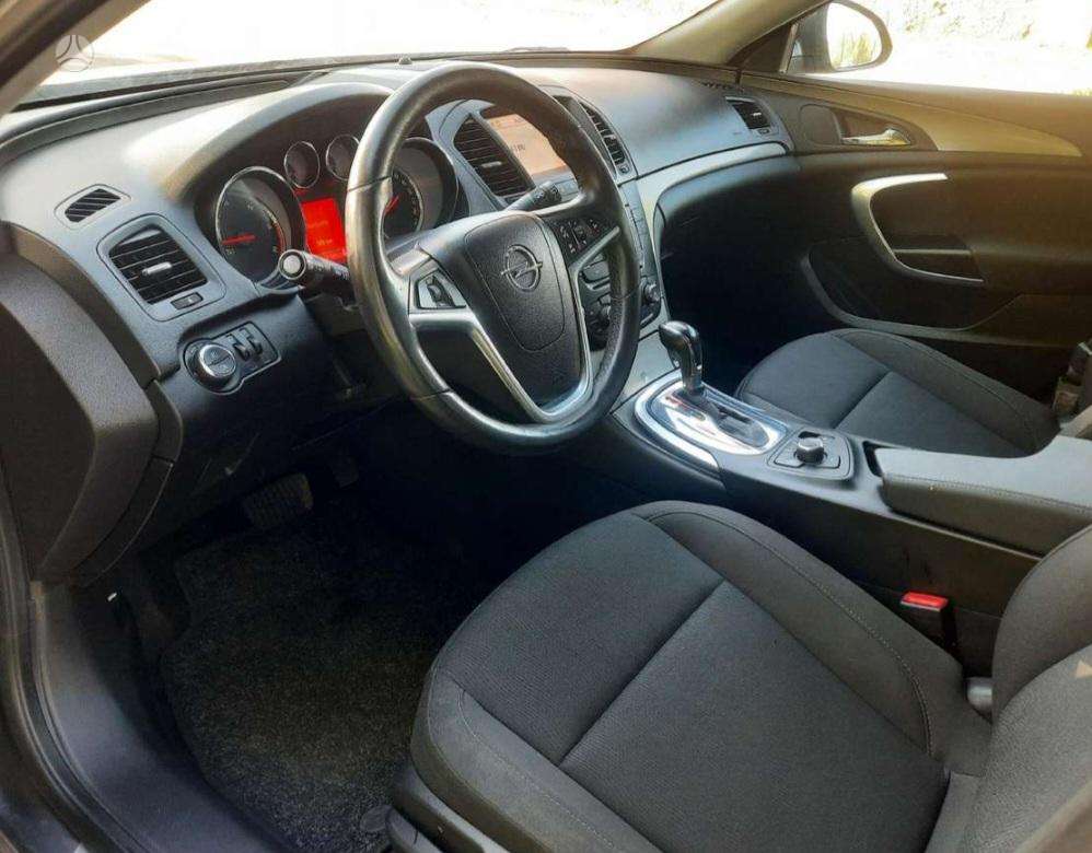 Opel Insignia 2009 — photo 16