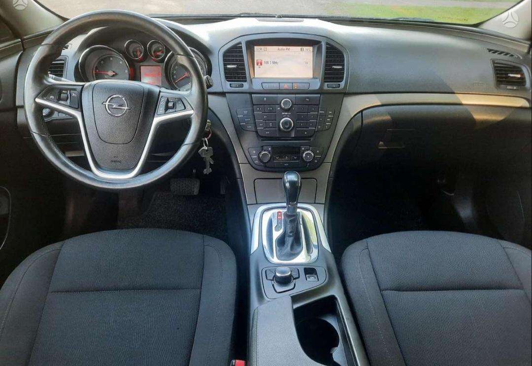 Opel Insignia 2009 — photo 17