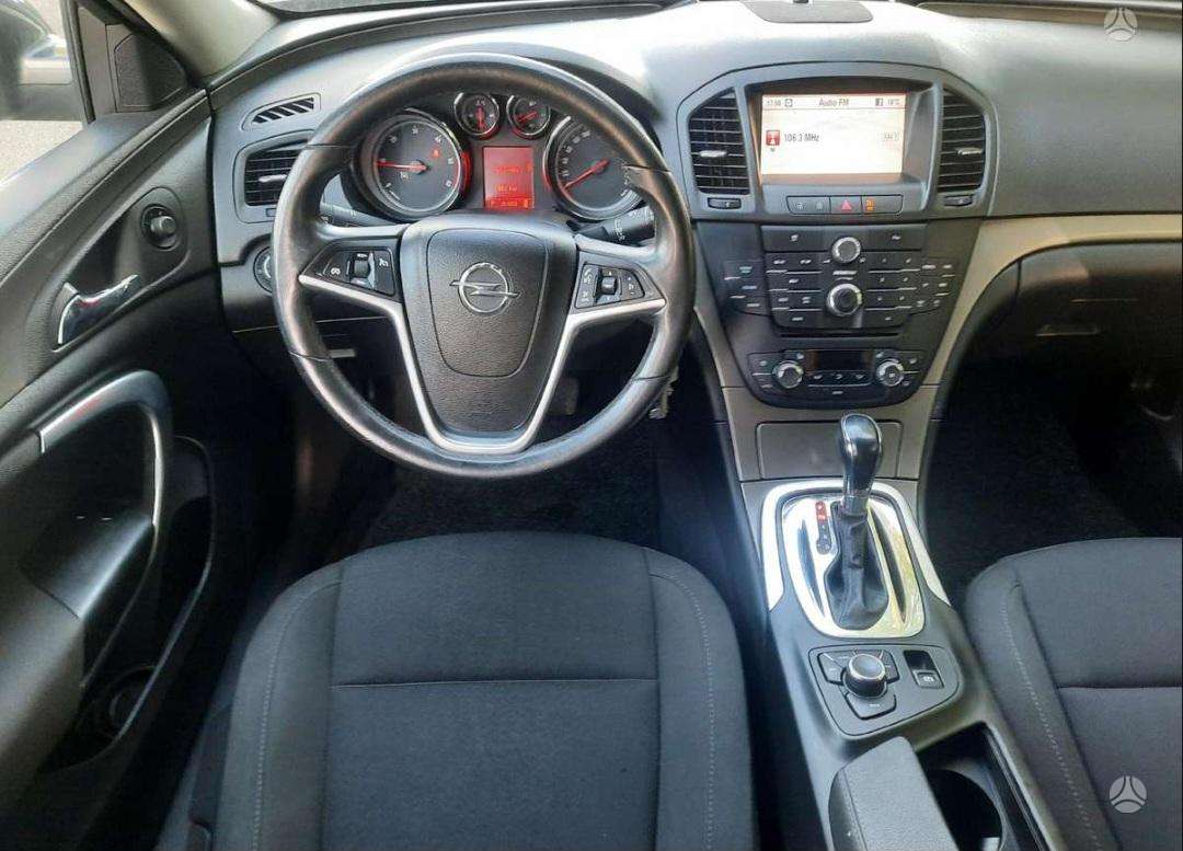 Opel Insignia 2009 — photo 18