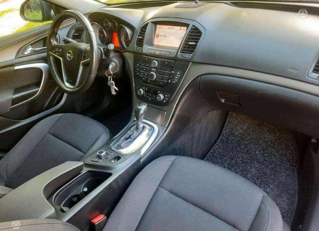 Opel Insignia 2009 — photo 19
