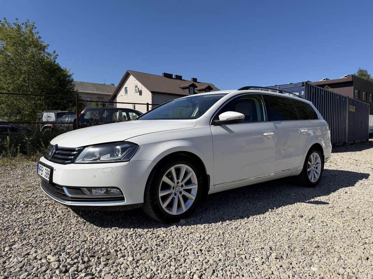 Volkswagen Passat 2013 — салон