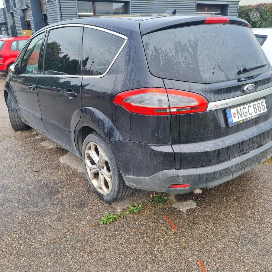 Ford S-MAX 2011 — rear view