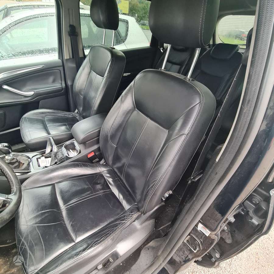 Ford S-MAX 2011 — interior